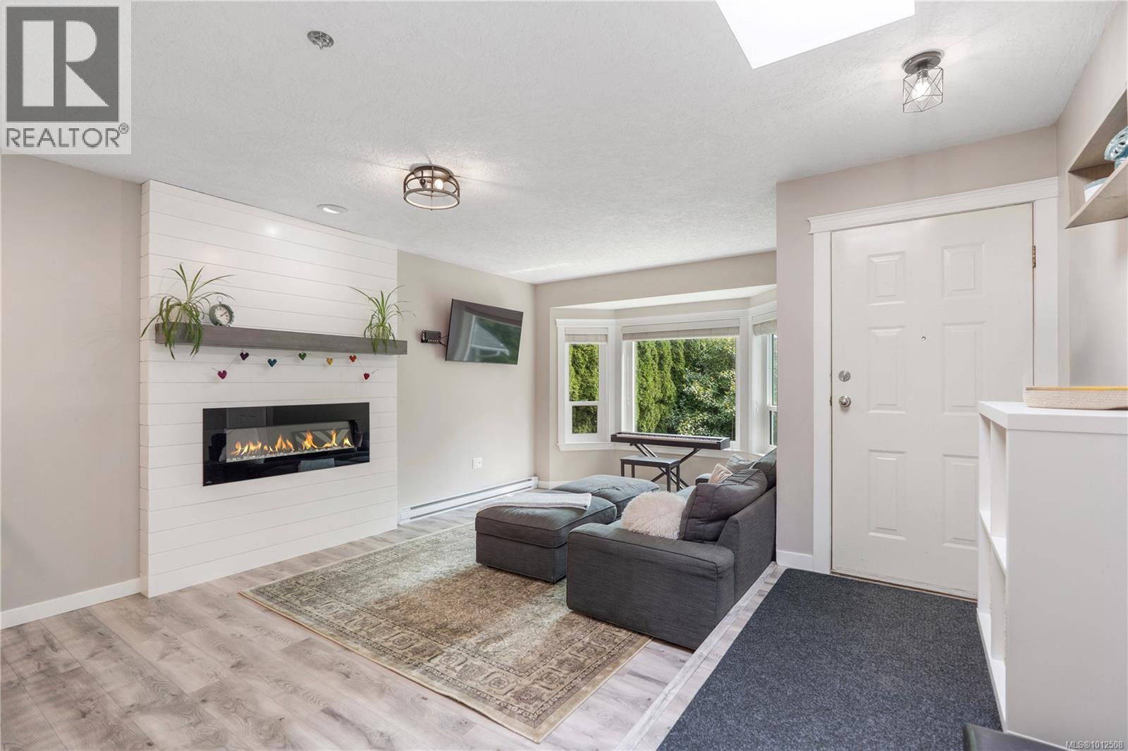 Photo 3 of 528 Elizabeth Ann Dr, Colwood BC