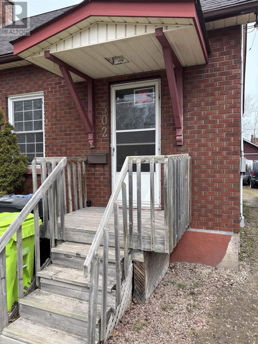 Photo 3 of 302 Sixth Ave, Sault Ste Marie ON