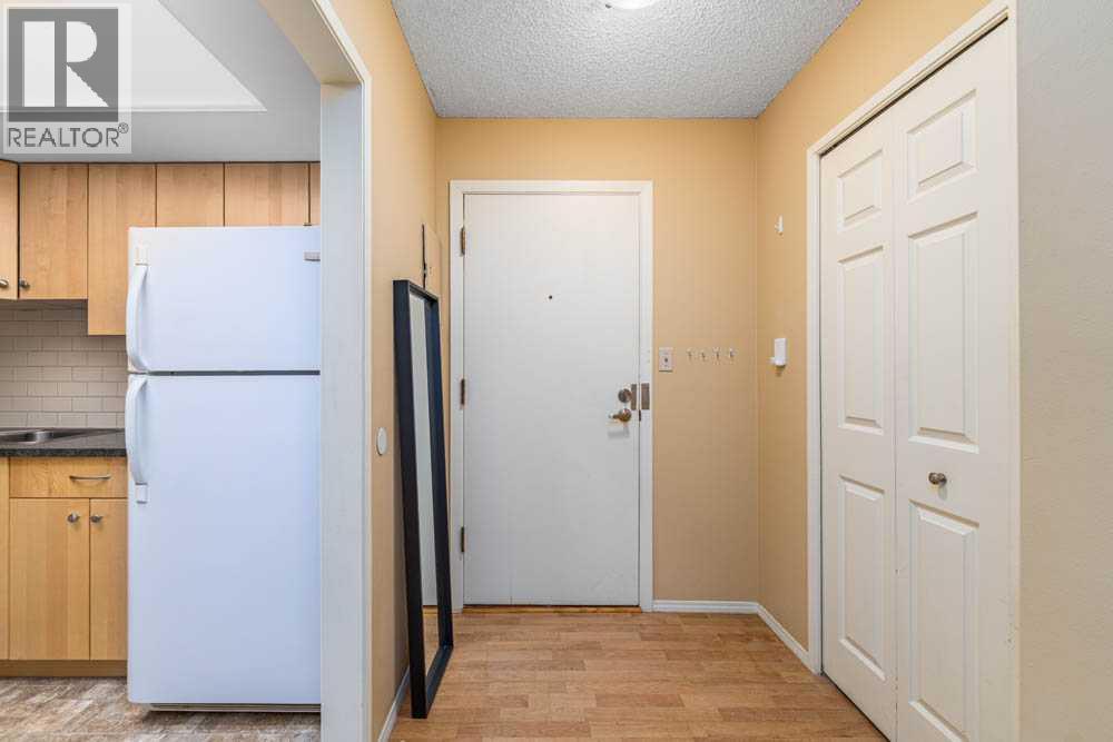 Photo 6 of 316 3730 50 Street Nw, Calgary AB