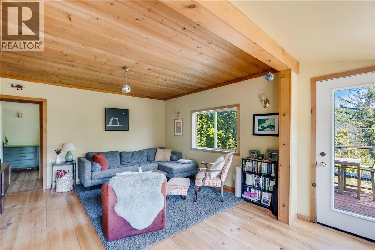 Photo 10 of 3051 Fofonow Road, Nelson BC