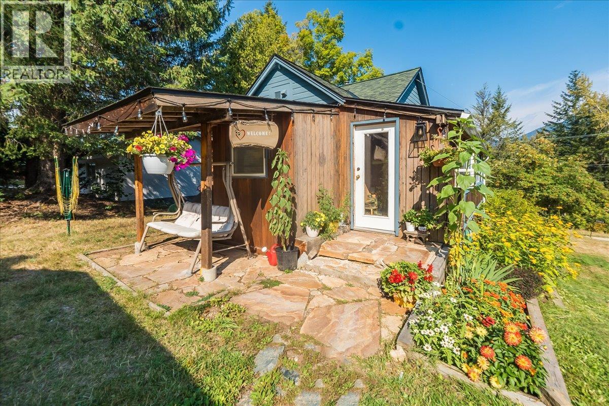 Photo 2 of 3051 Fofonow Road, Nelson BC