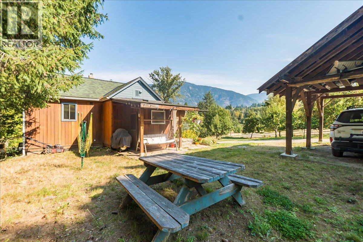 Photo 25 of 3051 Fofonow Road, Nelson BC