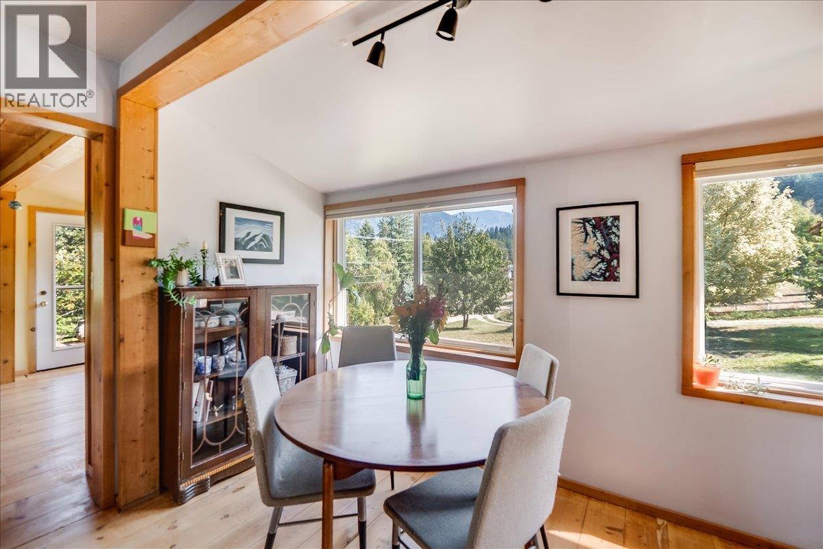 Photo 4 of 3051 Fofonow Road, Nelson BC