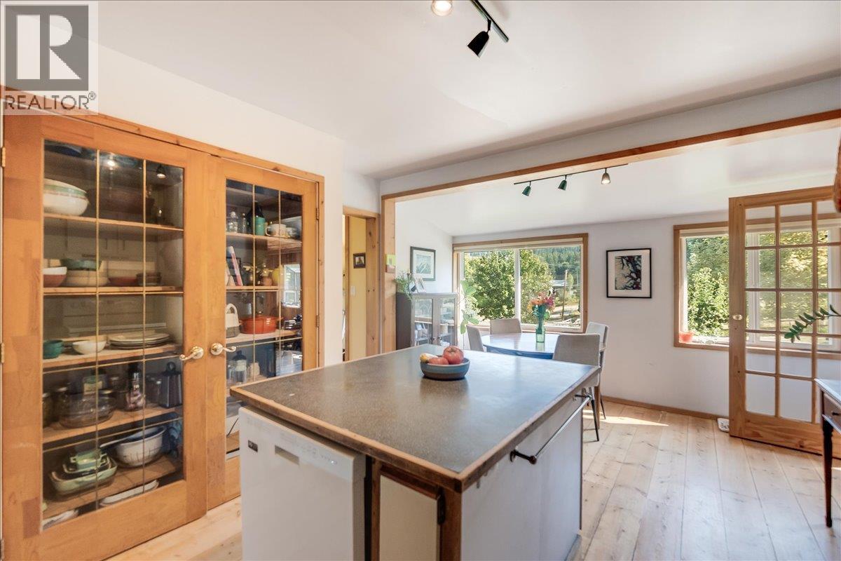 Photo 5 of 3051 Fofonow Road, Nelson BC