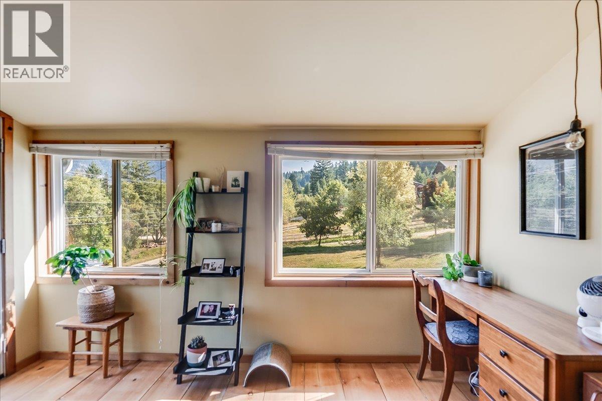 Photo 9 of 3051 Fofonow Road, Nelson BC