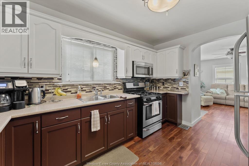 Photo 11 of 1089 Prado Place, Windsor ON