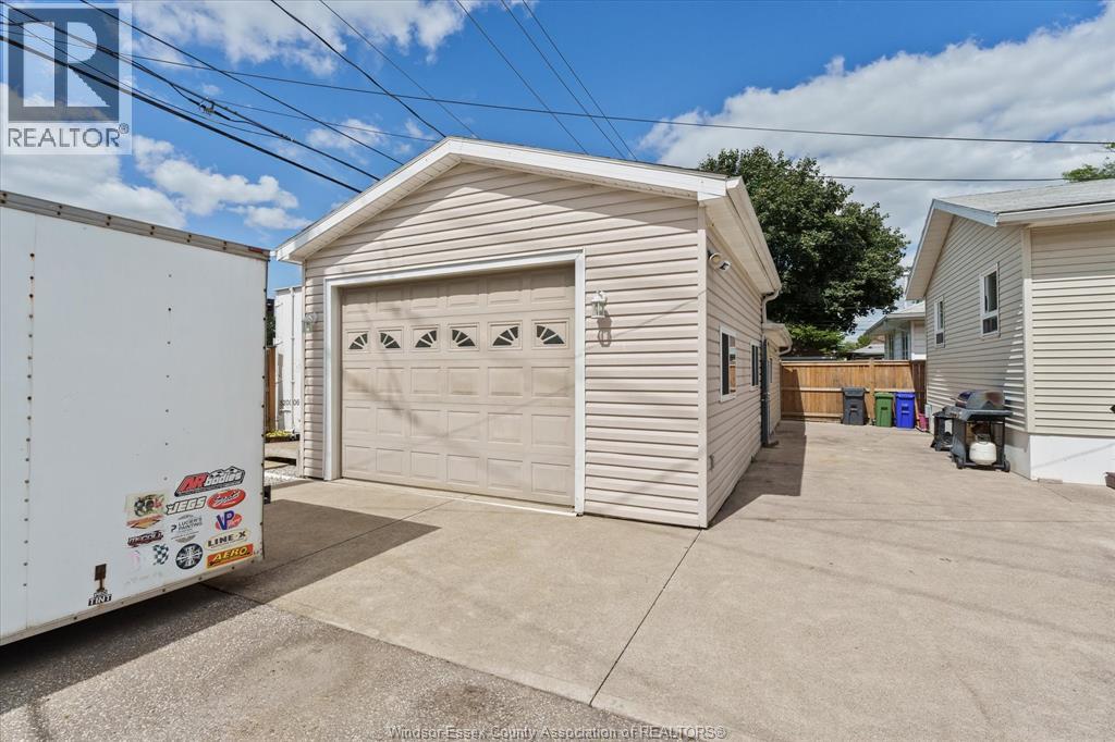 Photo 35 of 1089 Prado Place, Windsor ON