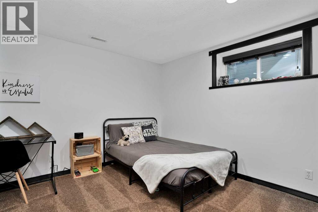 Photo 25 of 15 Pritchard Close, Sylvan Lake AB