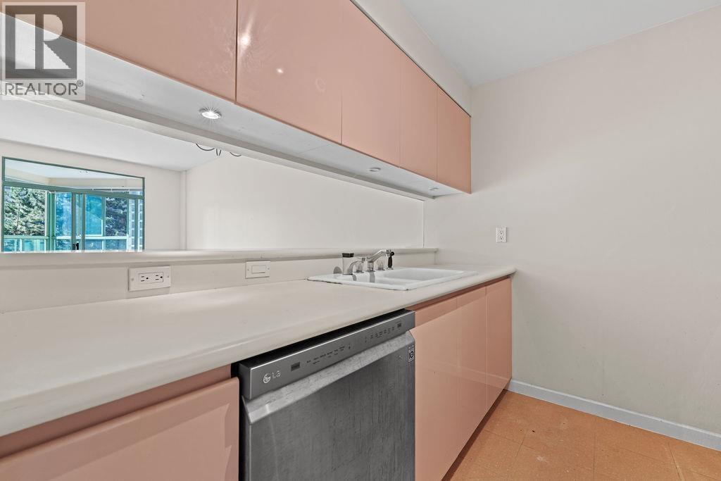 Photo 16 of 608 909 Burrard Street, Vancouver BC