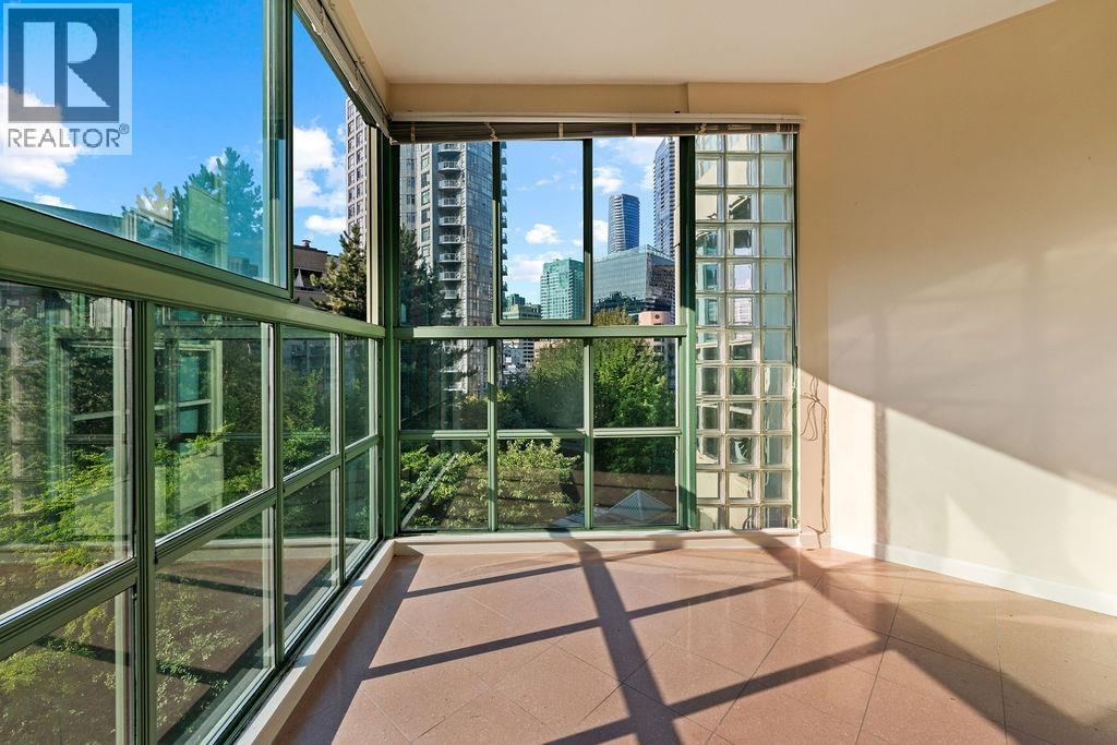 Photo 3 of 608 909 Burrard Street, Vancouver BC
