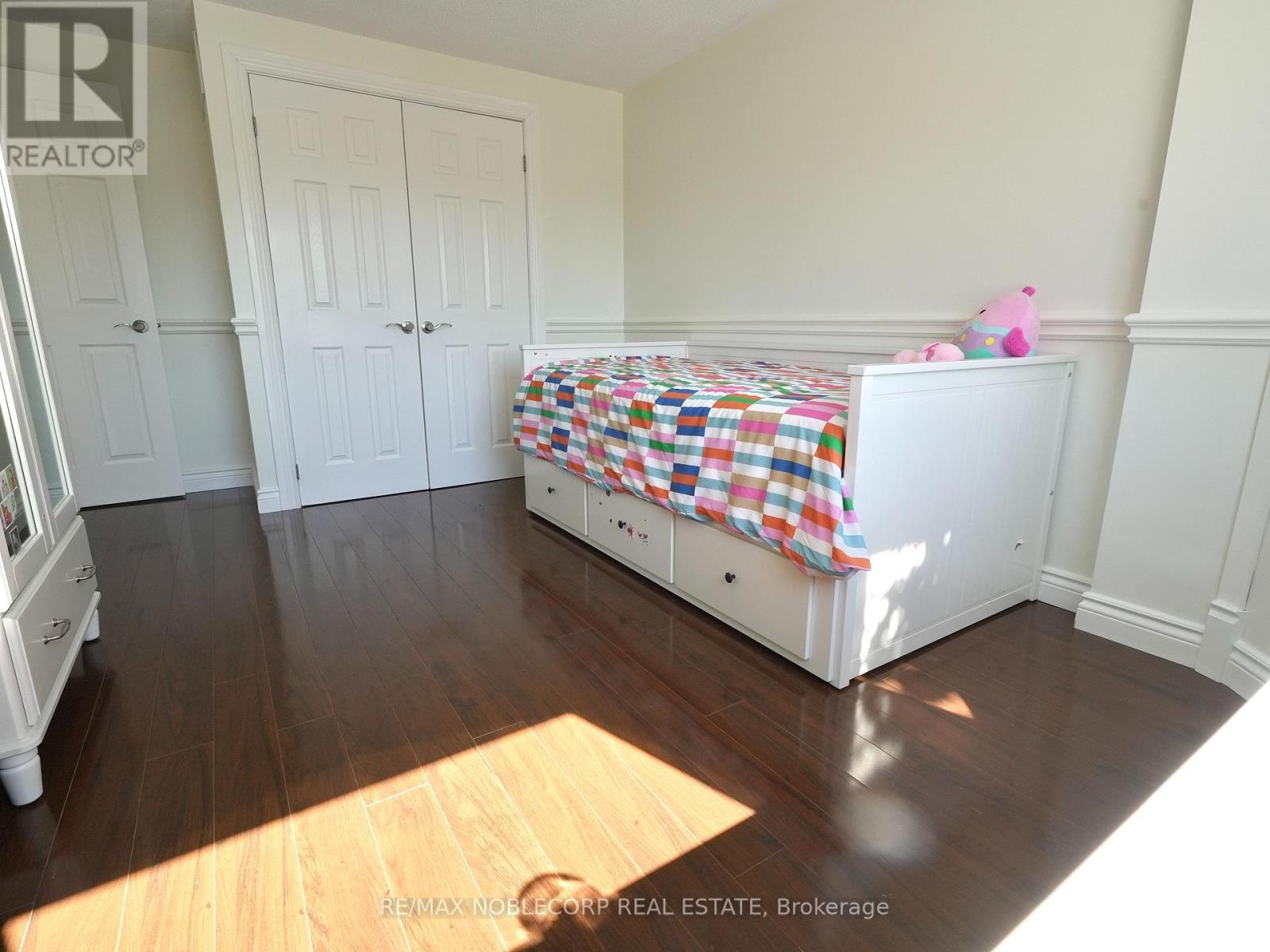 Photo 23 of 62 Oshaughnessy Crescent, Barrie ON