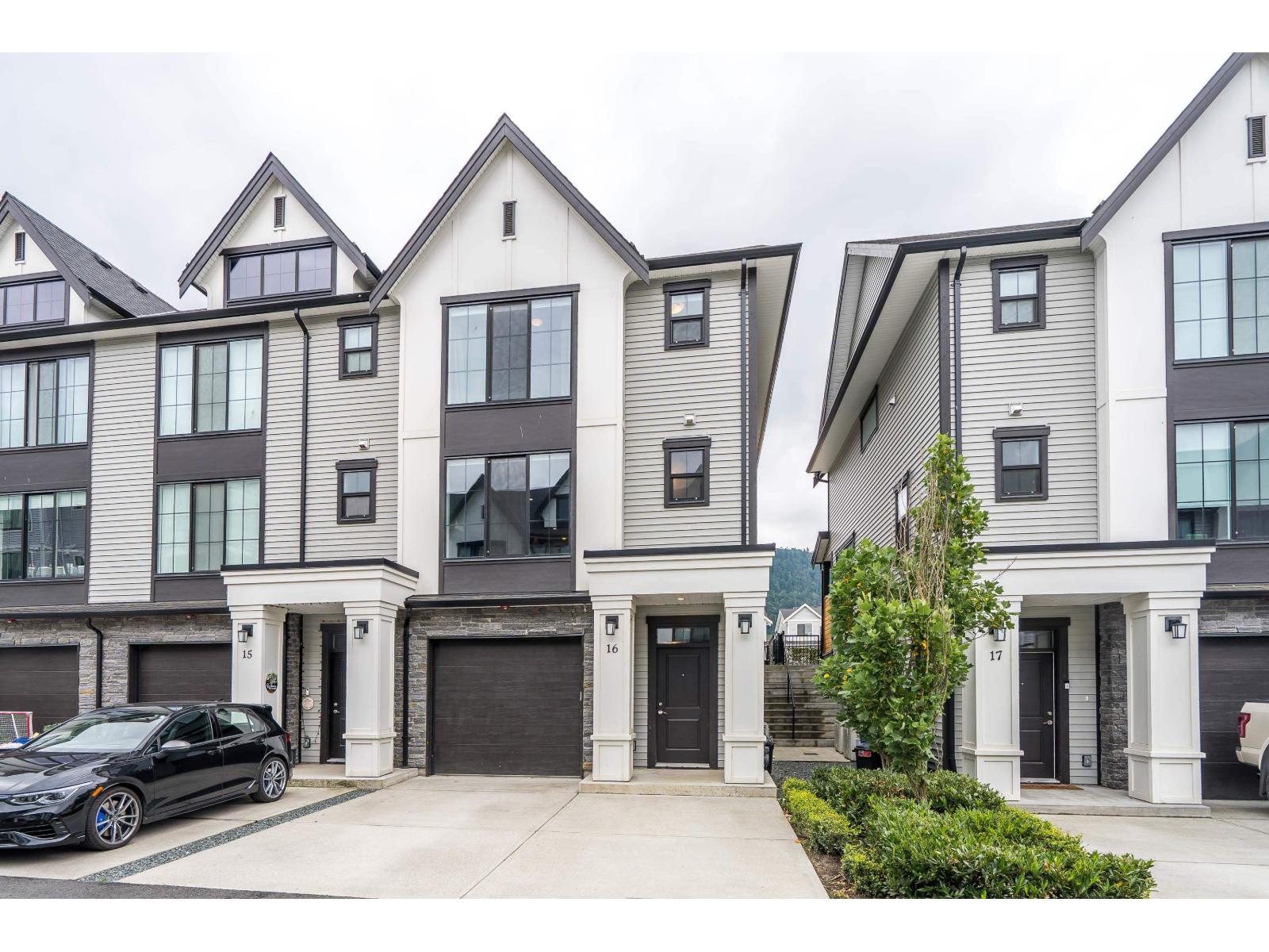 Photo 1 of 16 5480 Pebble Lane Sardis South, Chilliwack BC