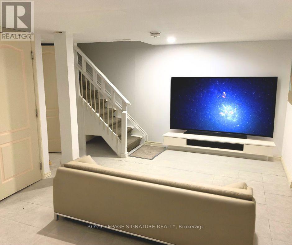 Photo 3 of Bsmt 1360 Quest Circle, Mississauga ON