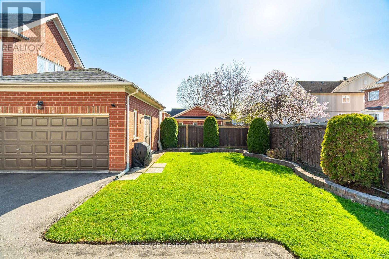 Photo 48 of 915 Gaslight Way, Mississauga ON