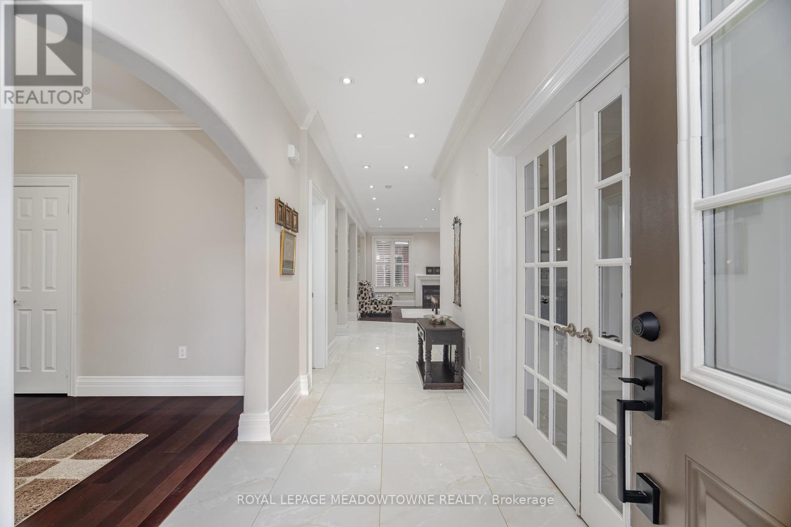 Photo 8 of 915 Gaslight Way, Mississauga ON