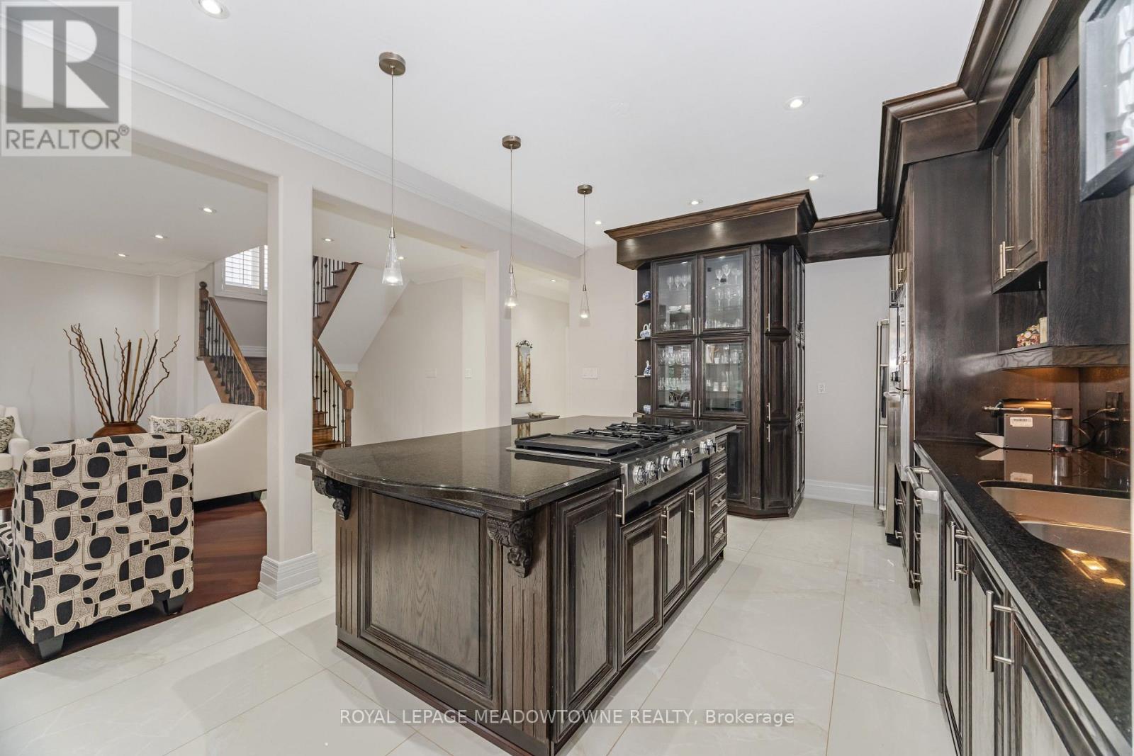 Photo 11 of 915 Gaslight Way, Mississauga ON