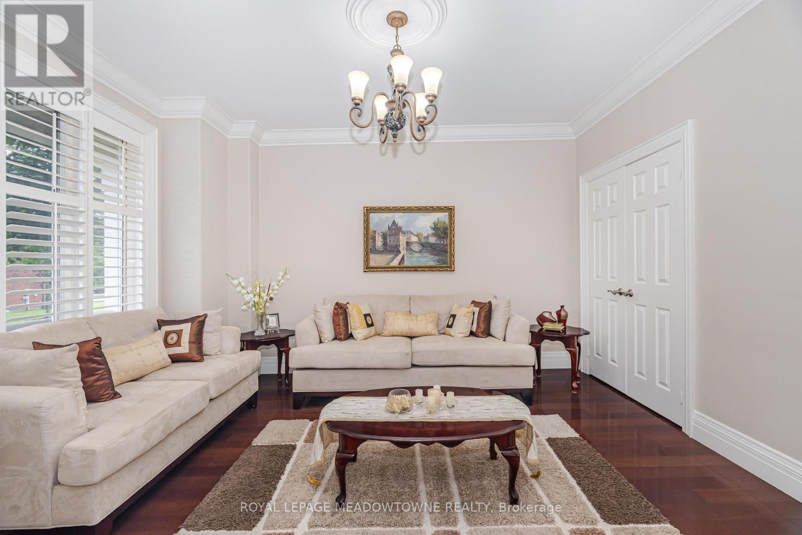 Photo 9 of 915 Gaslight Way, Mississauga ON