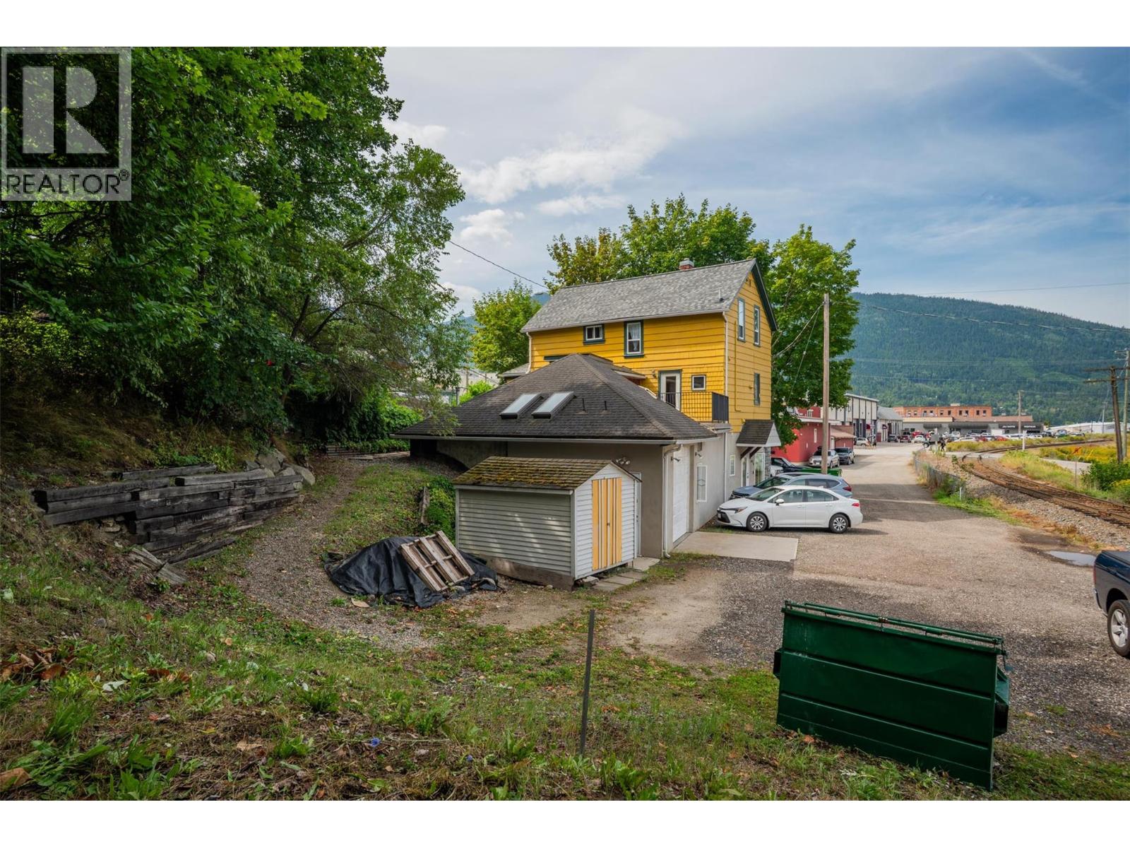 915 FRONT Street, Nelson