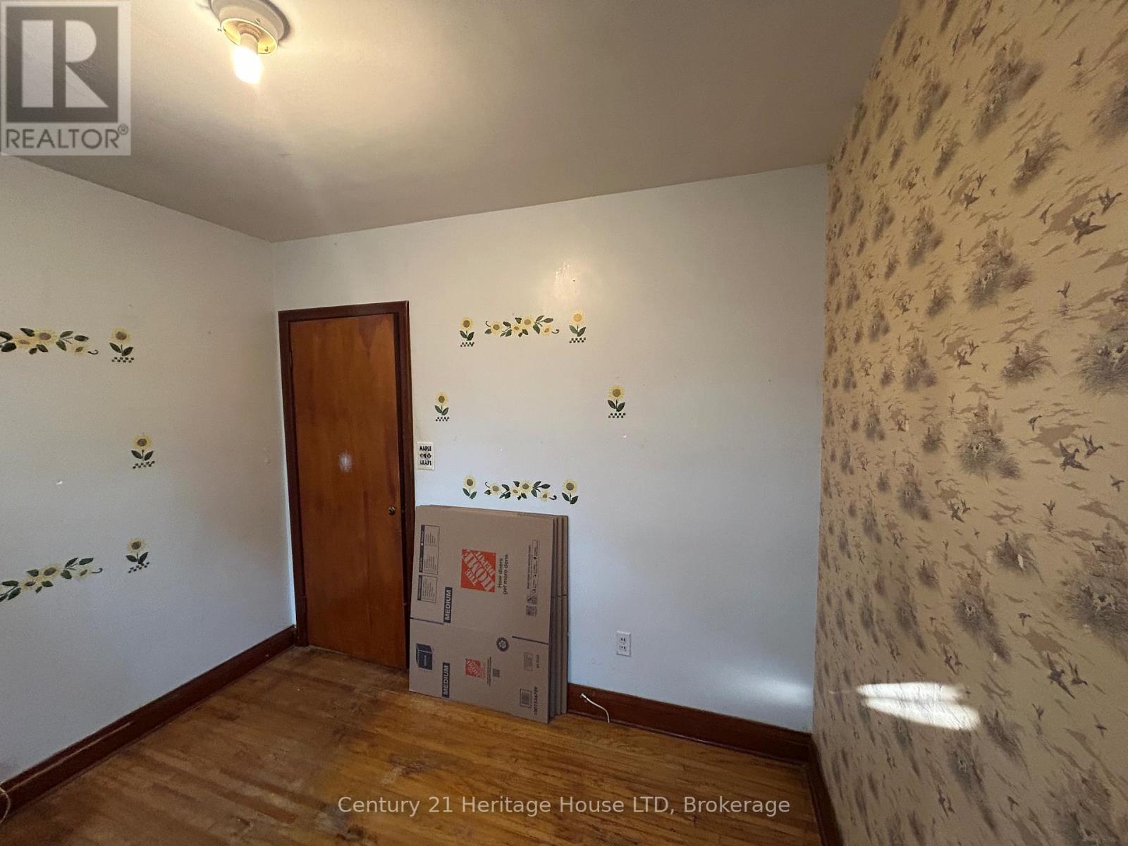 Photo 17 of 52 Catherine Street, Fort Erie ON