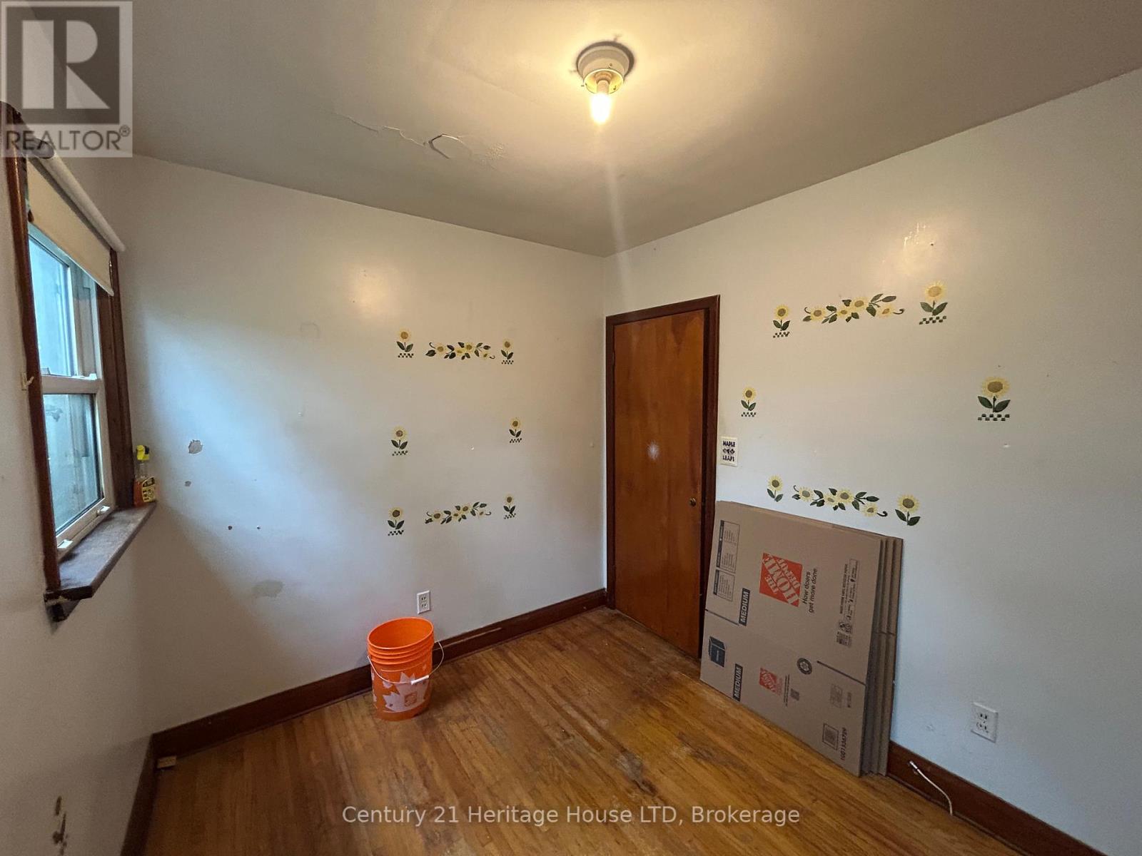 Photo 18 of 52 Catherine Street, Fort Erie ON
