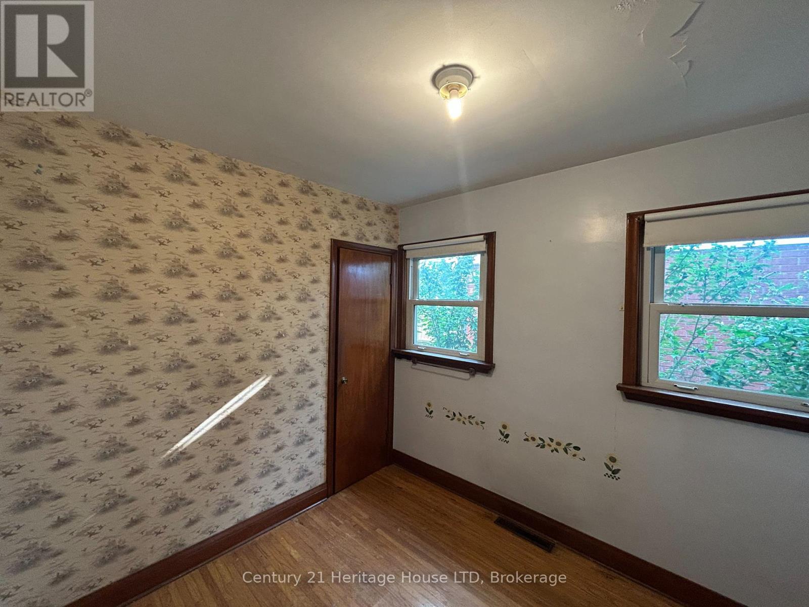 Photo 15 of 52 Catherine Street, Fort Erie ON