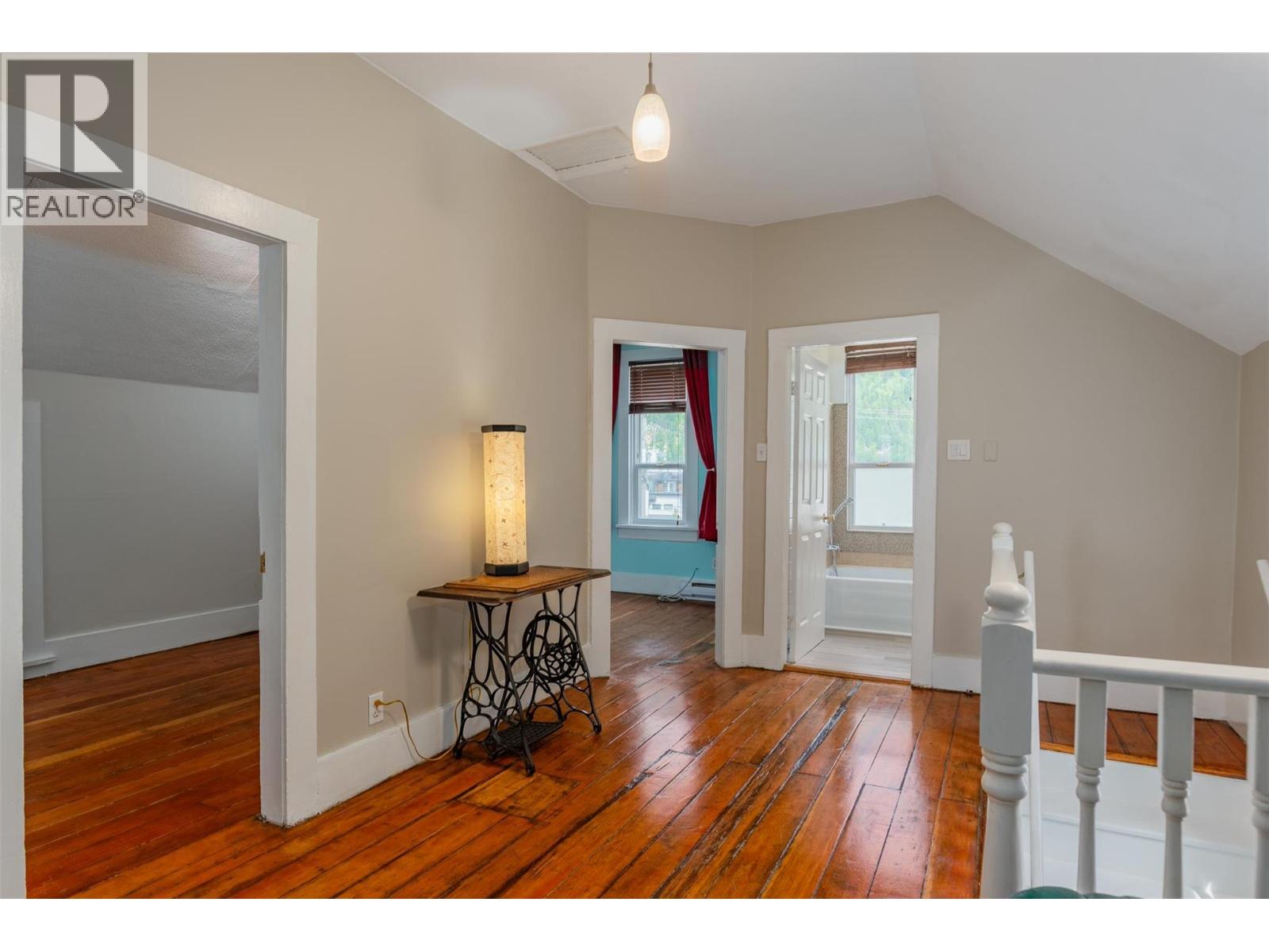 915 FRONT Street, Nelson