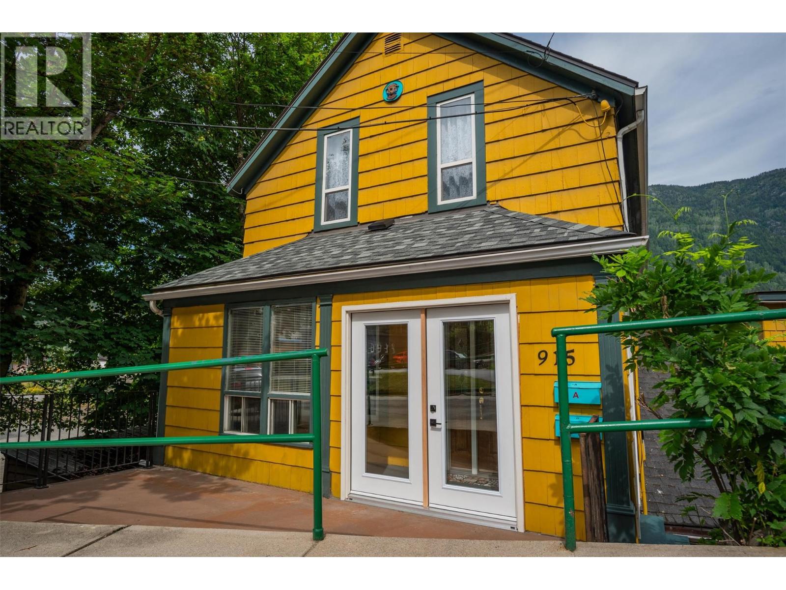915 FRONT Street, Nelson