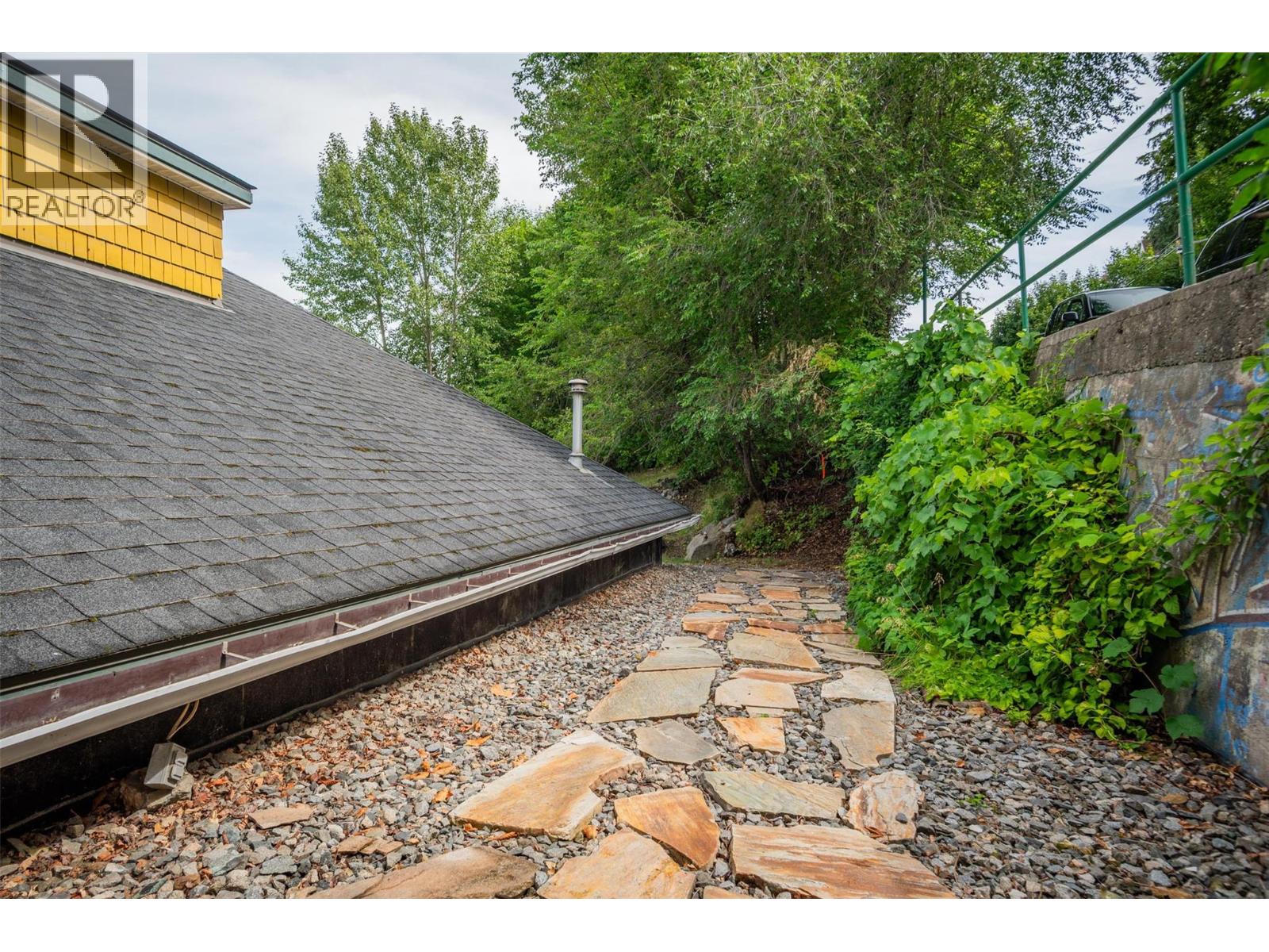 915 FRONT Street, Nelson