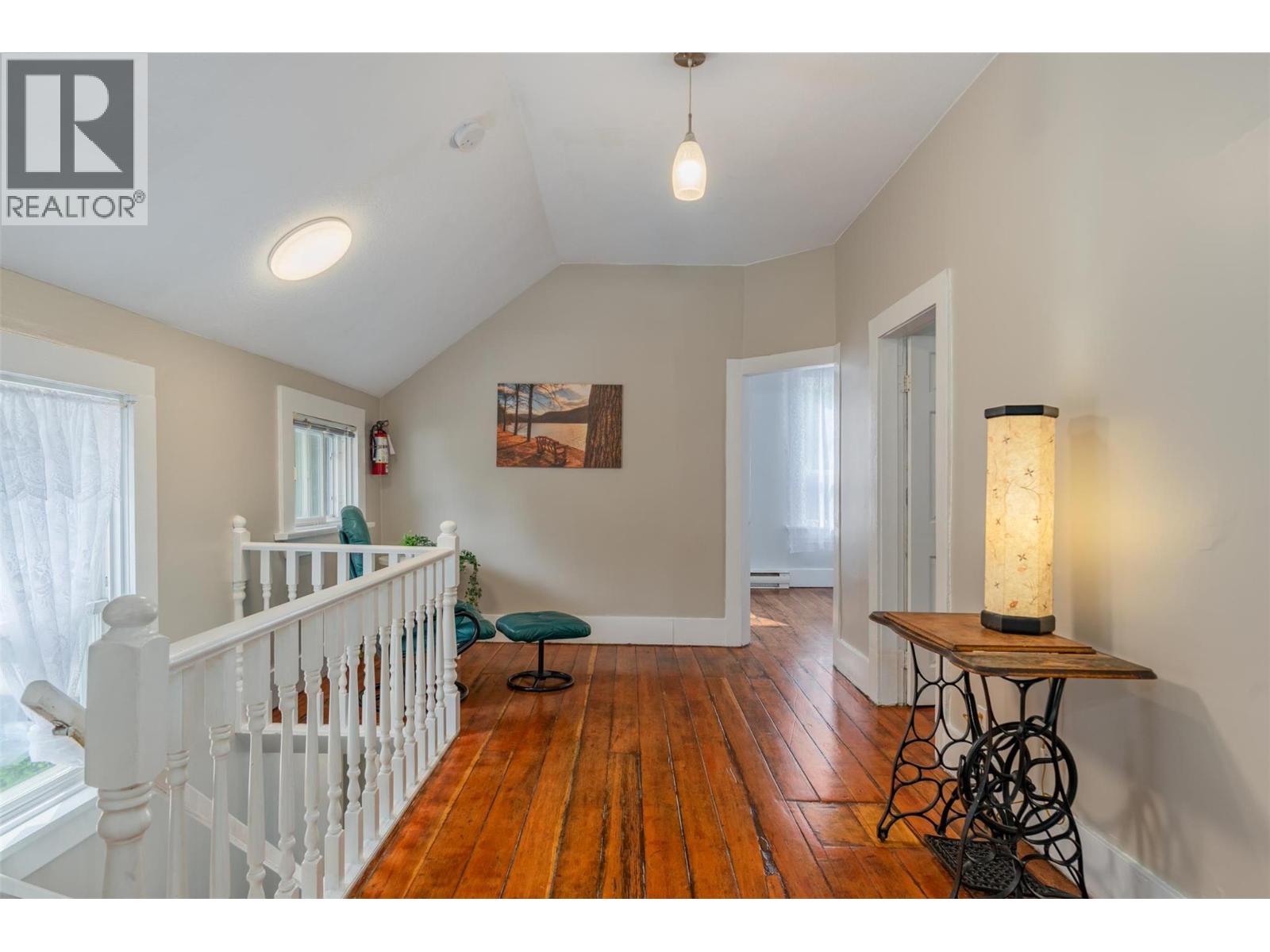 915 FRONT Street, Nelson