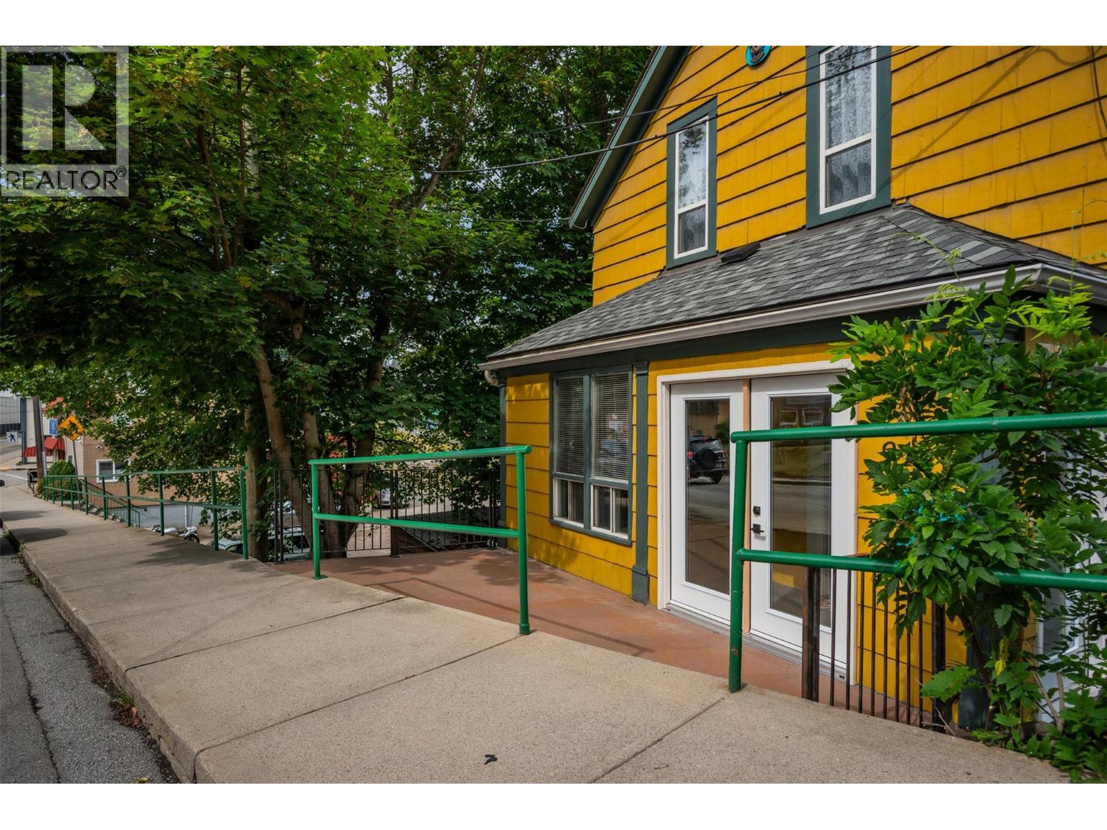 915 FRONT Street, Nelson