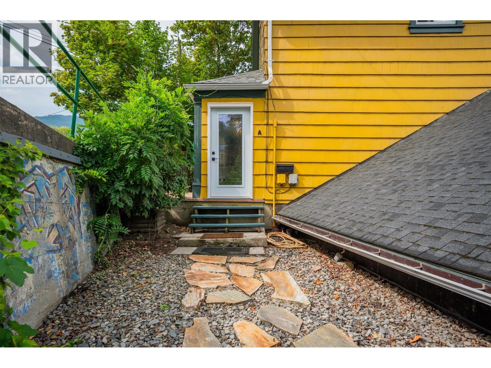 915 FRONT Street, Nelson