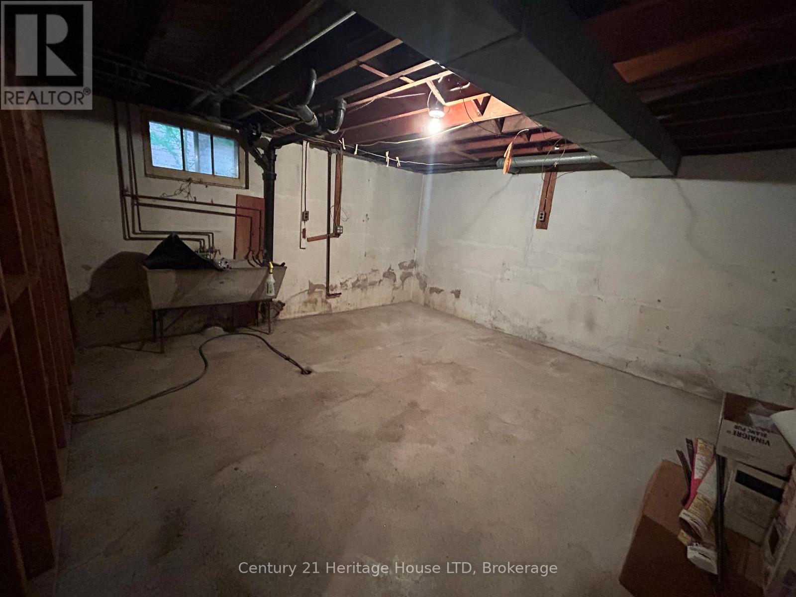 Photo 32 of 52 Catherine Street, Fort Erie ON