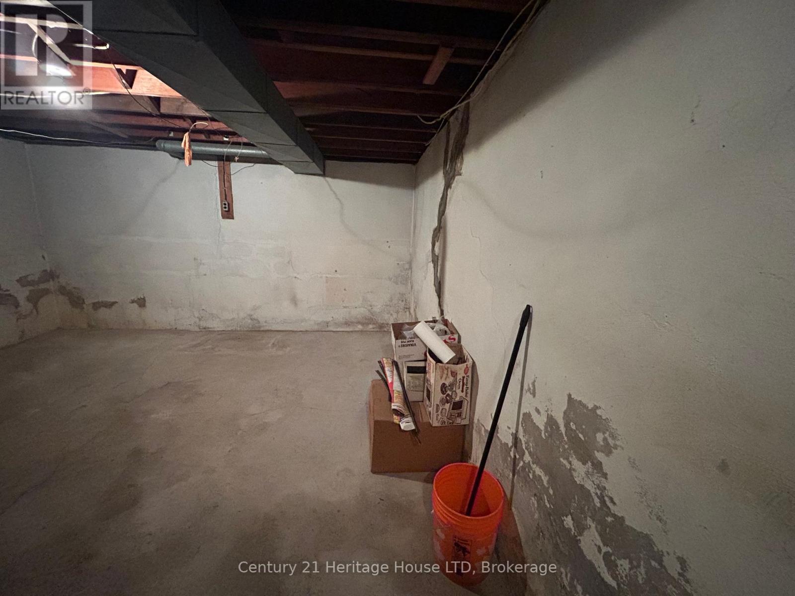Photo 33 of 52 Catherine Street, Fort Erie ON
