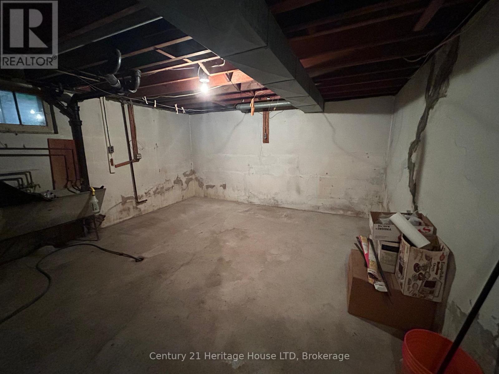 Photo 34 of 52 Catherine Street, Fort Erie ON