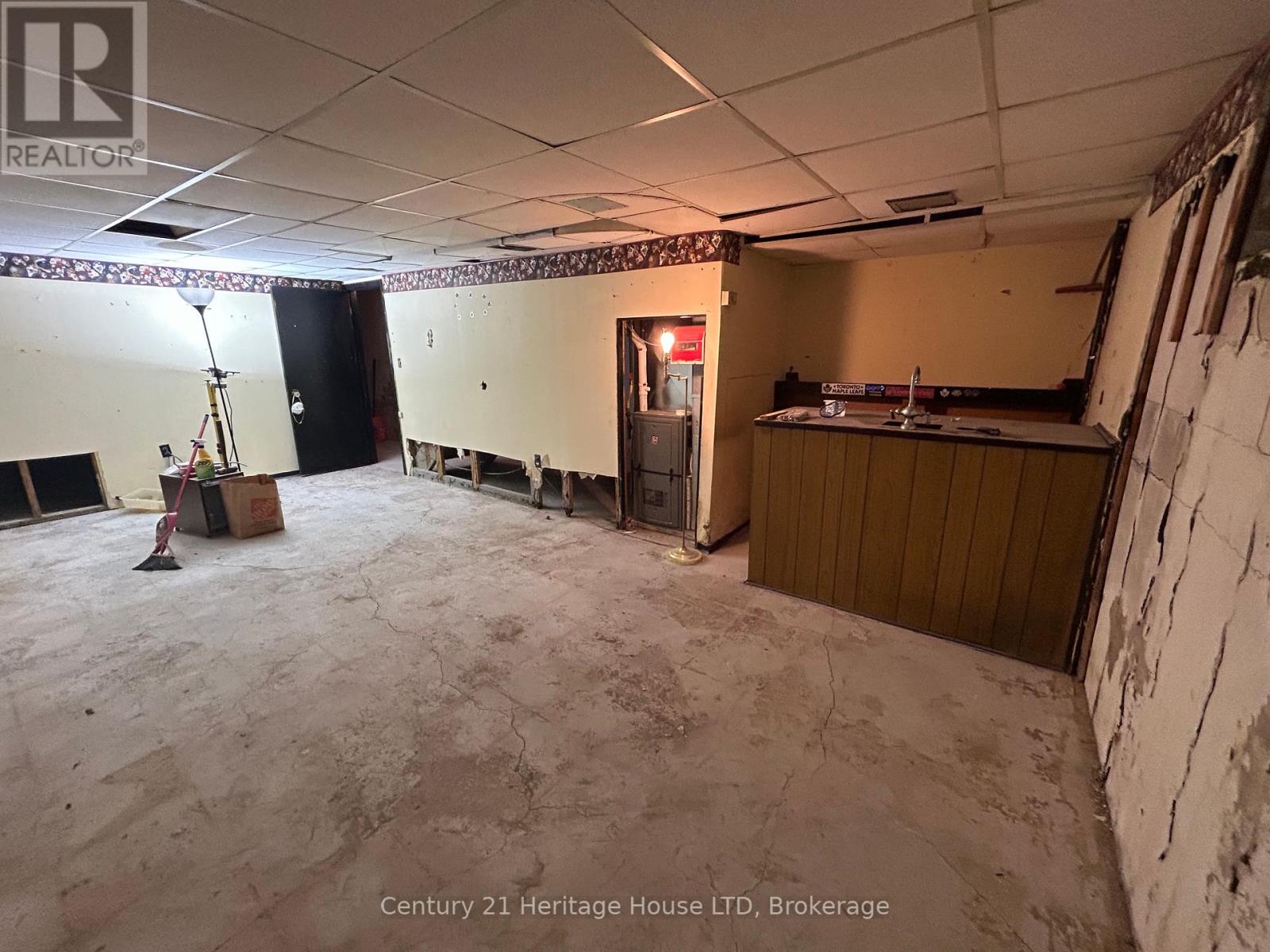 Photo 45 of 52 Catherine Street, Fort Erie ON