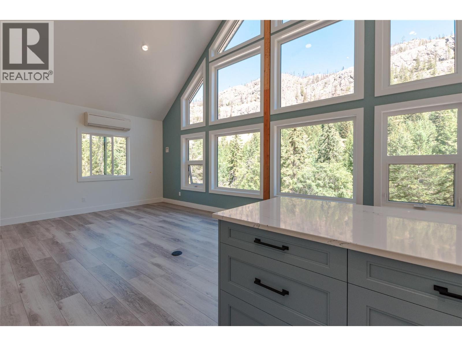  645 Grand Oro Road, Kaleden