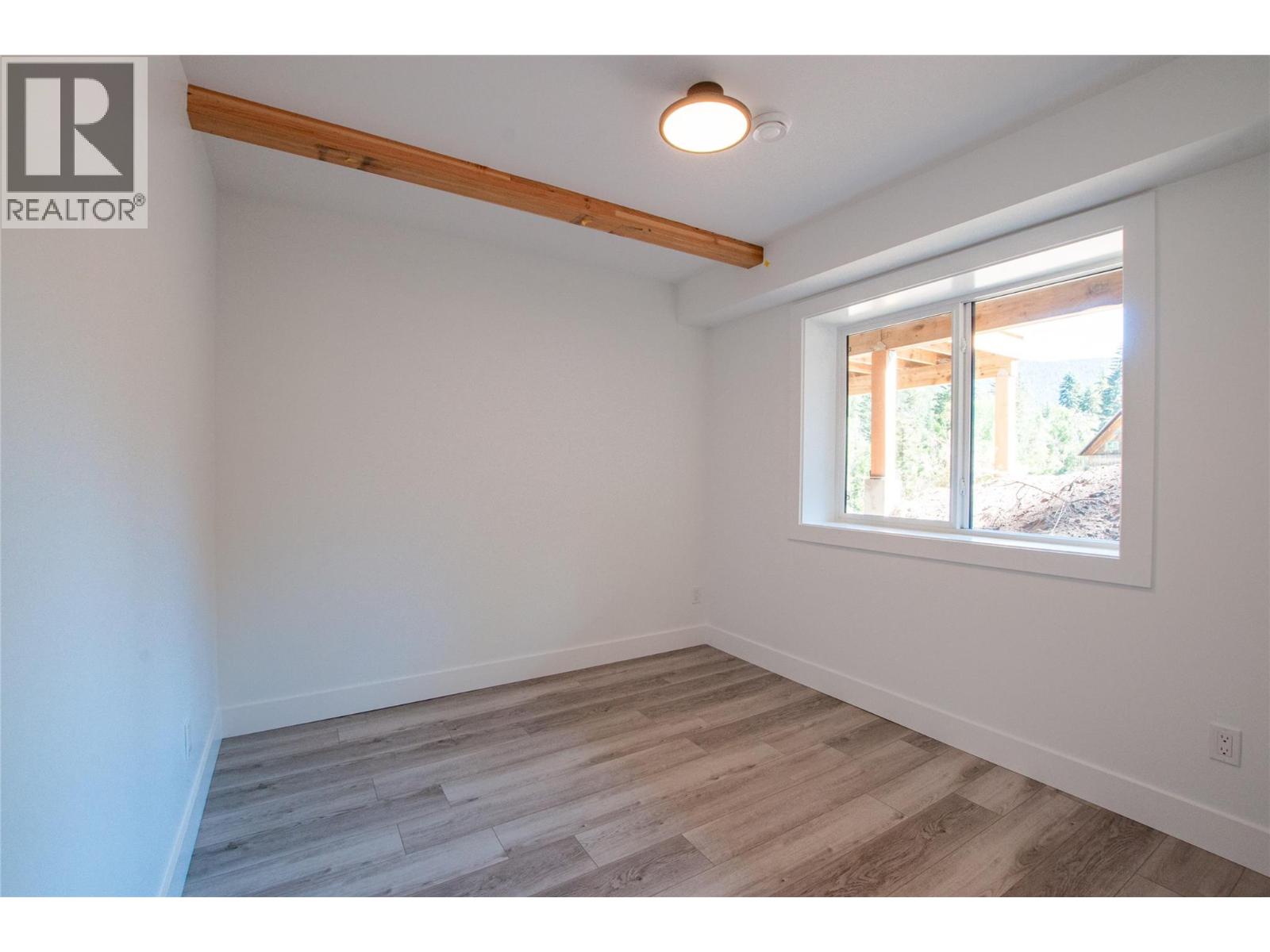  645 Grand Oro Road, Kaleden