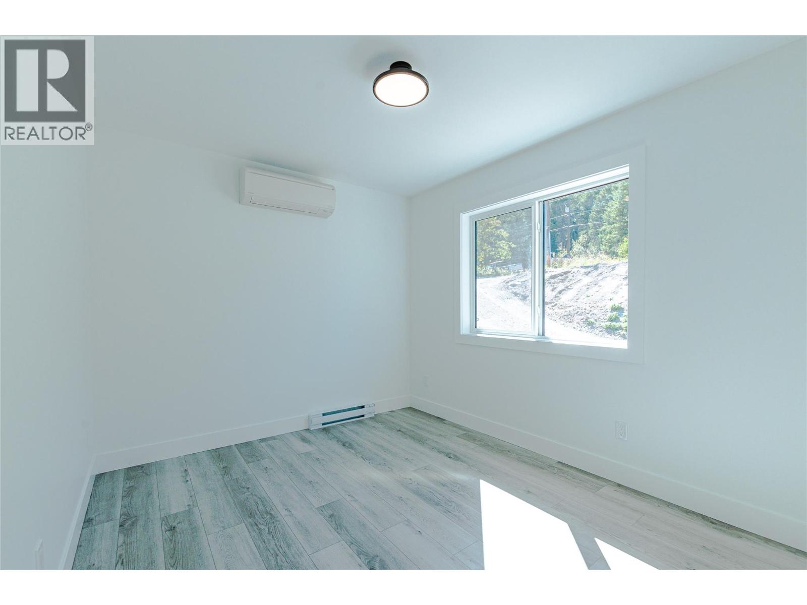  645 Grand Oro Road, Kaleden