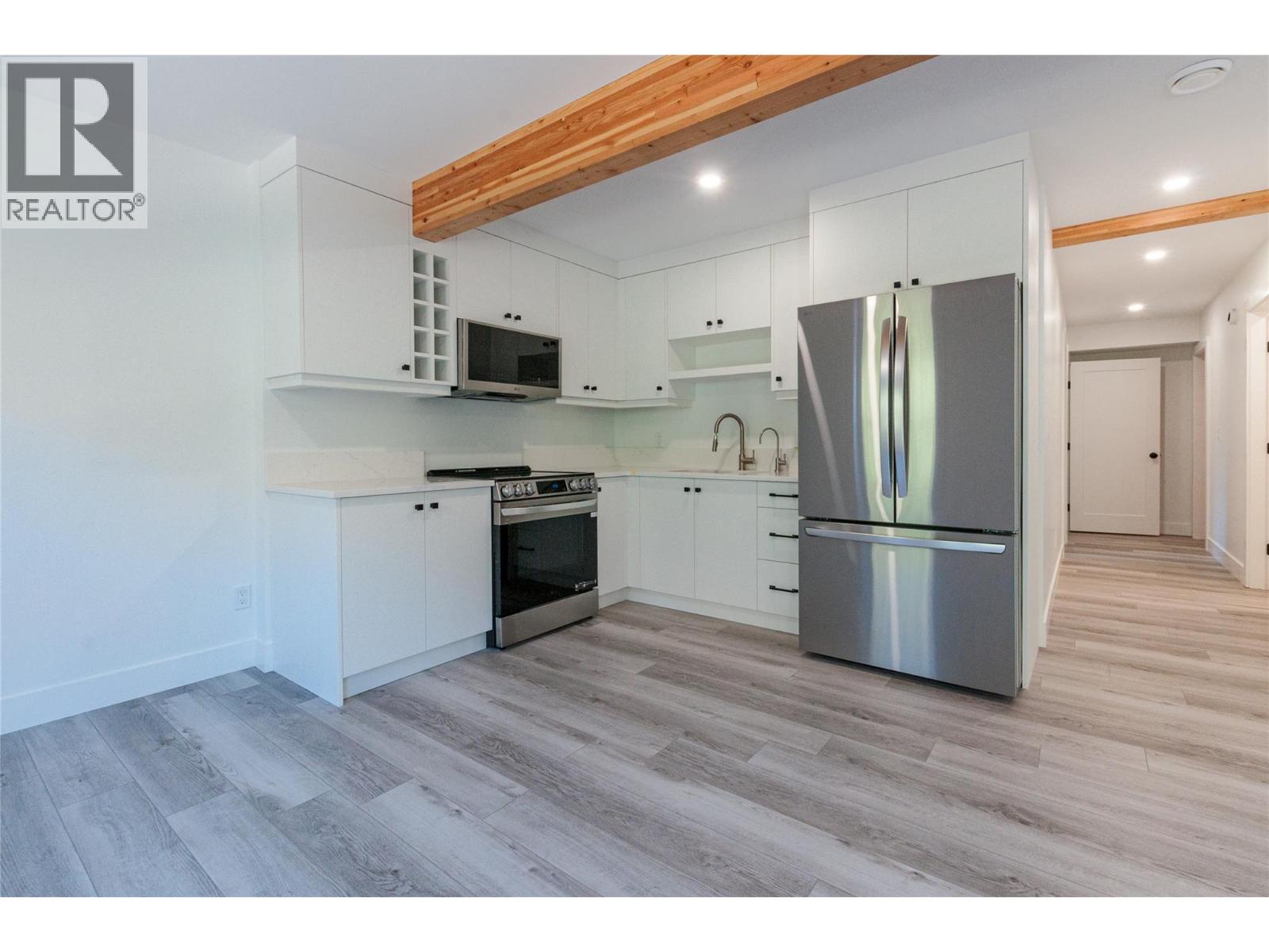  645 Grand Oro Road, Kaleden