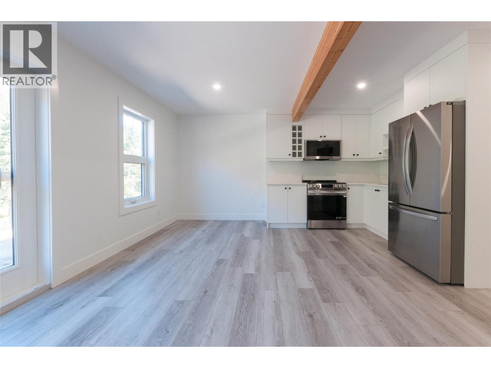  645 Grand Oro Road, Kaleden