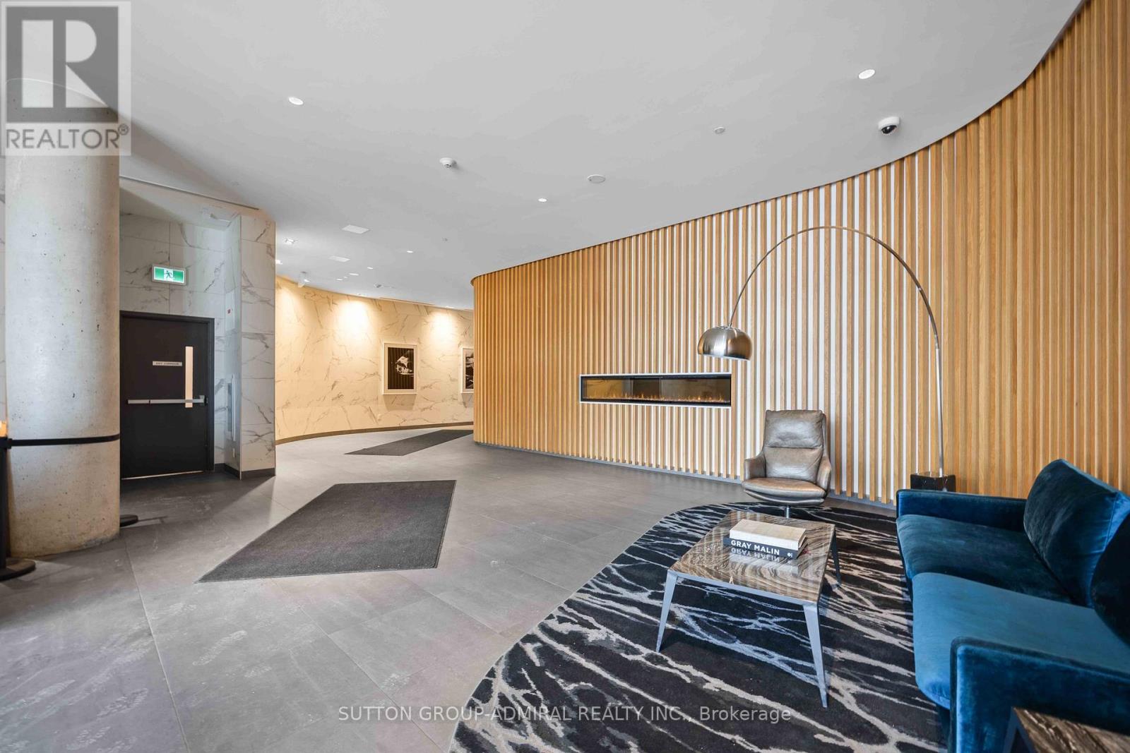Photo 8 of 316 120 Varna Drive, Toronto ON