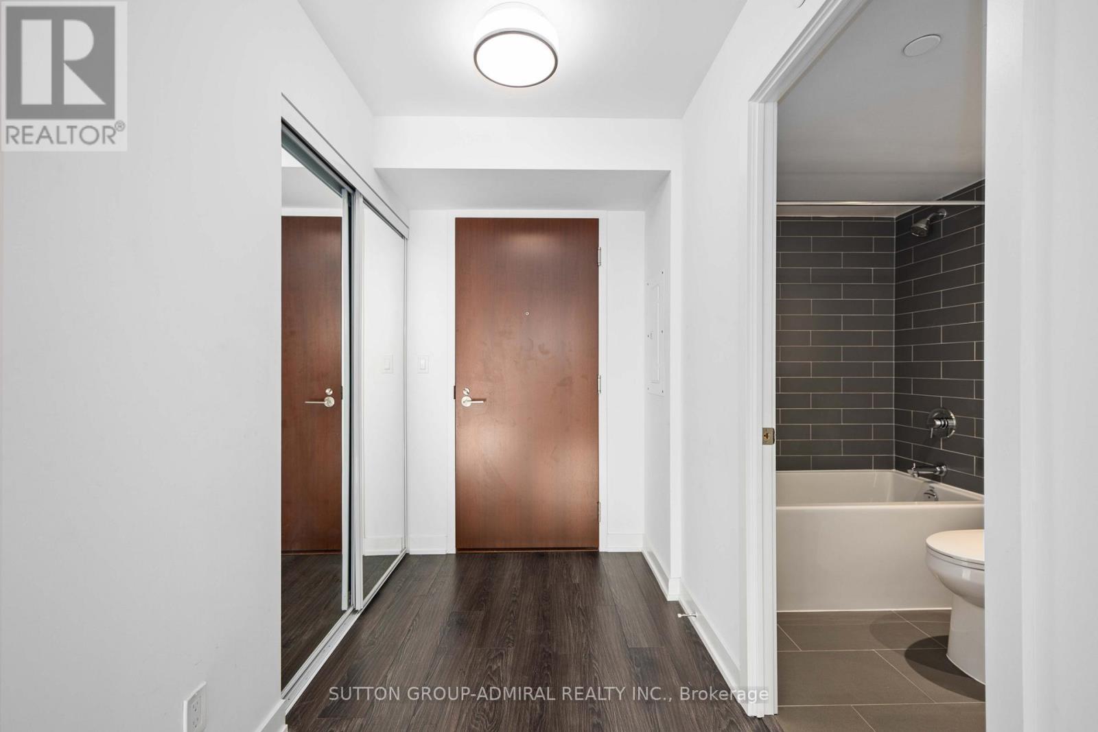Photo 9 of 316 120 Varna Drive, Toronto ON