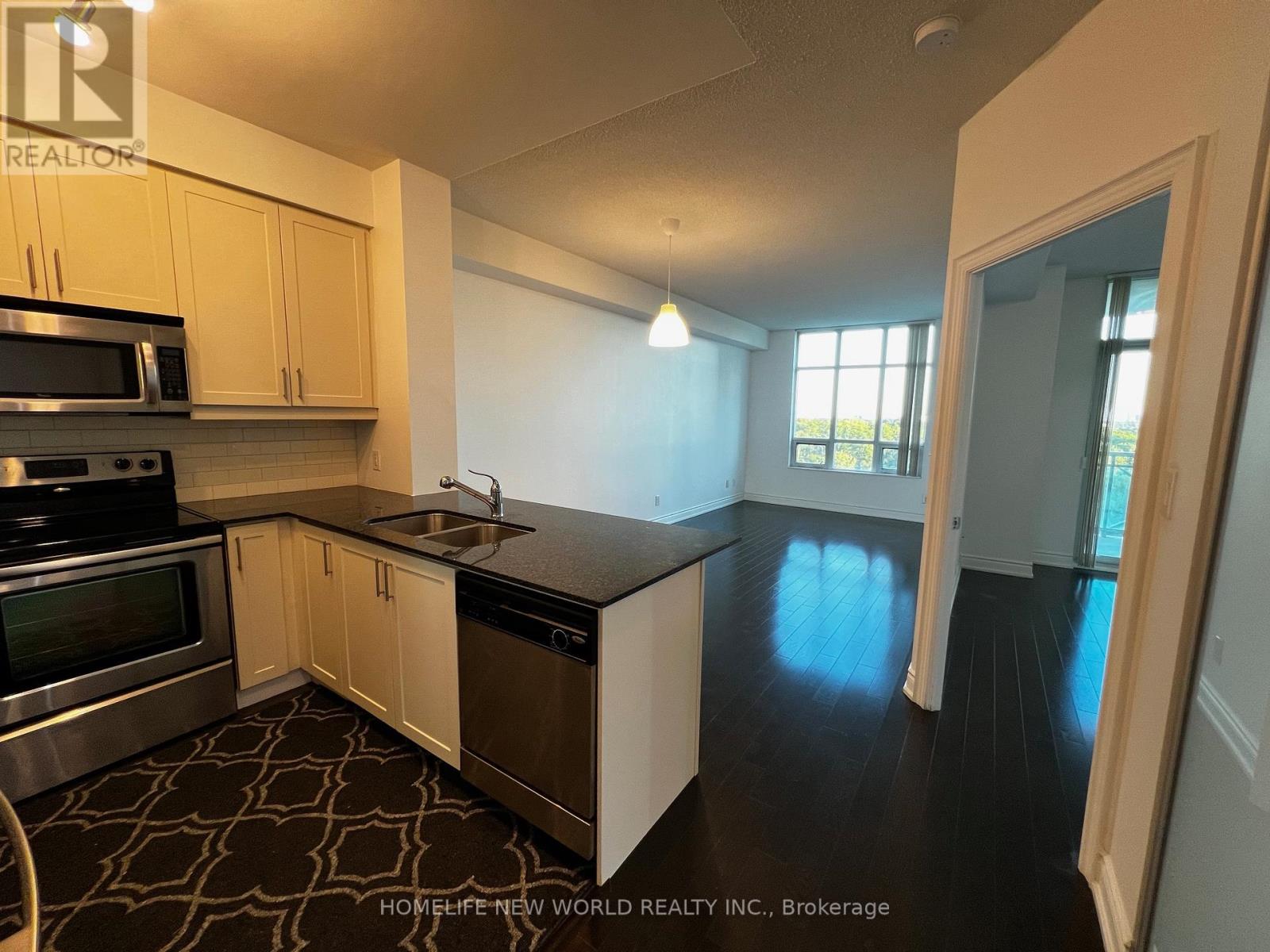Photo 2 of 821 20 Bloorview Place, Toronto ON