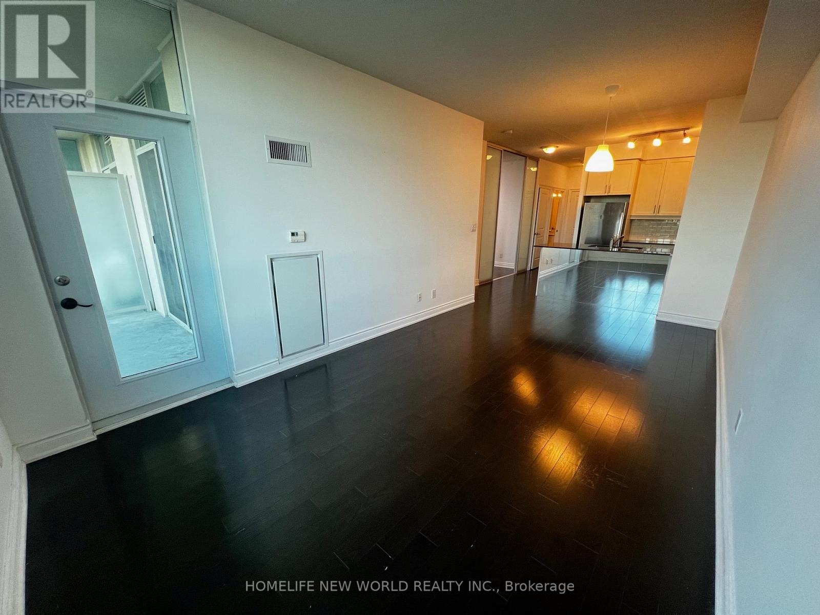 Photo 4 of 821 20 Bloorview Place, Toronto ON