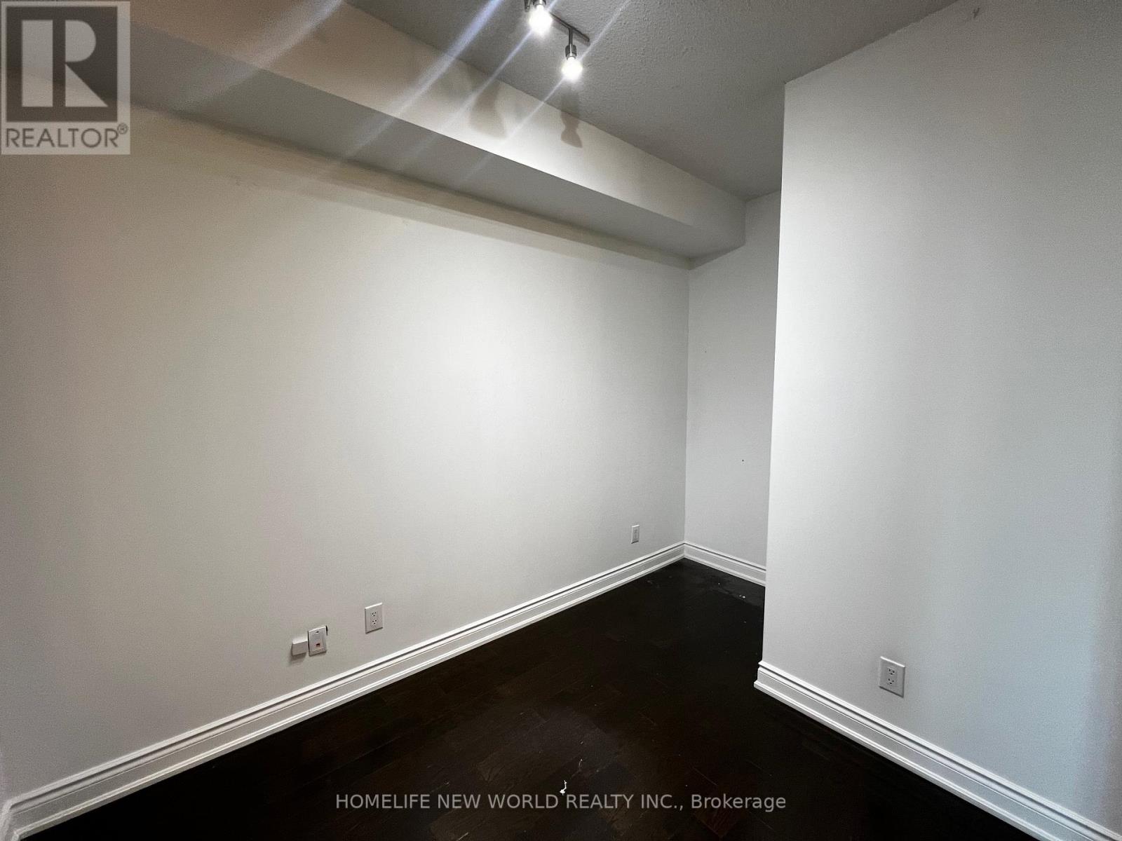Photo 9 of 821 20 Bloorview Place, Toronto ON