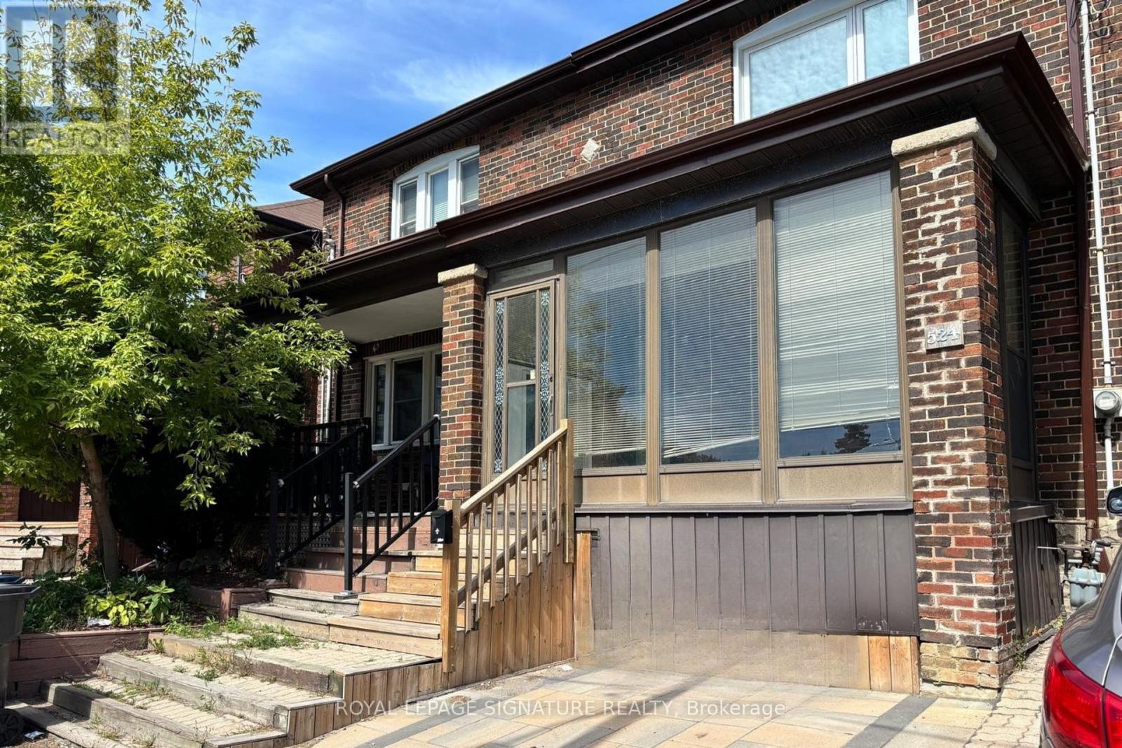 Photo 1 of 524 Eglinton Avenue E, Toronto ON