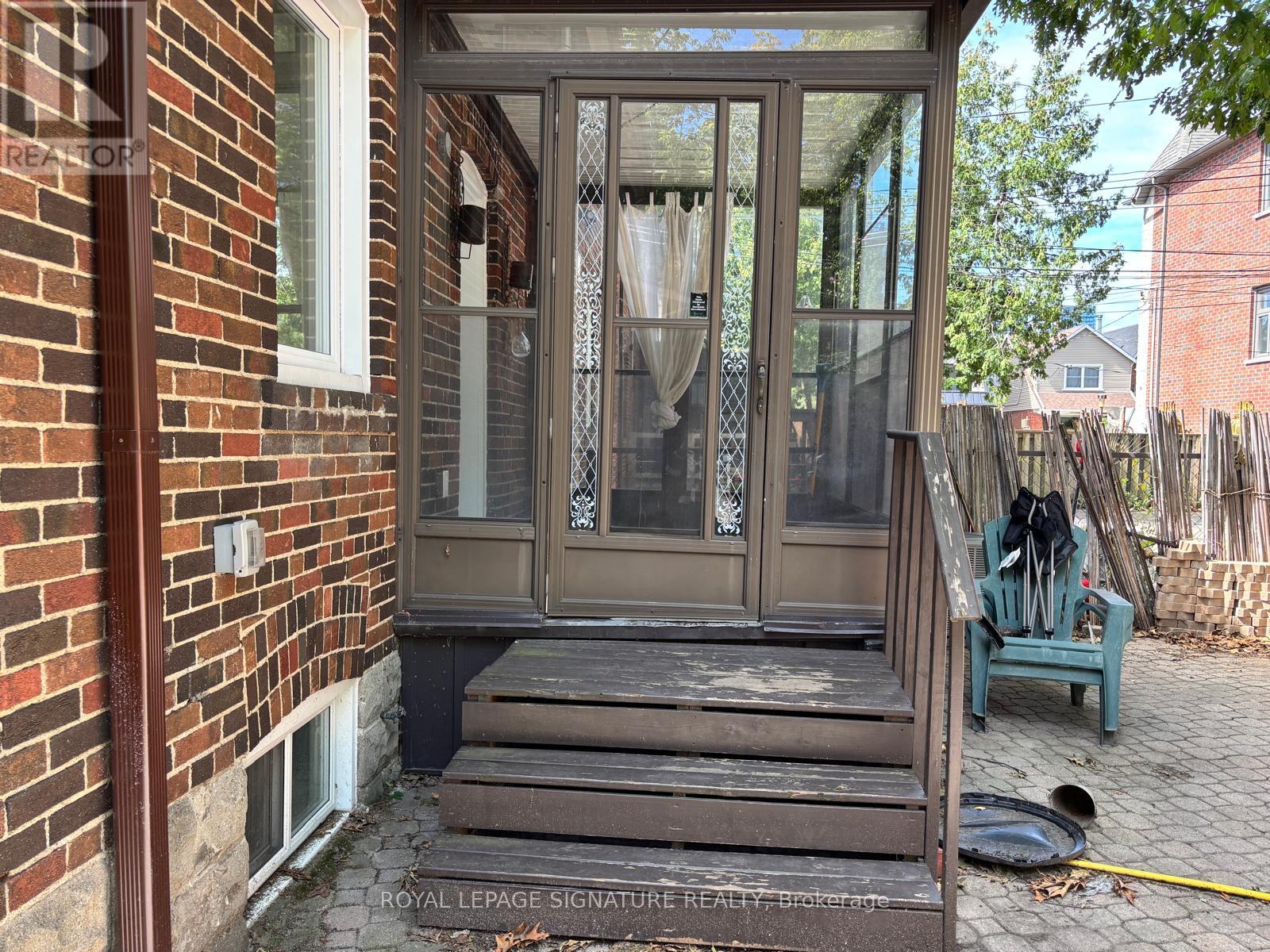 Photo 21 of 524 Eglinton Avenue E, Toronto ON