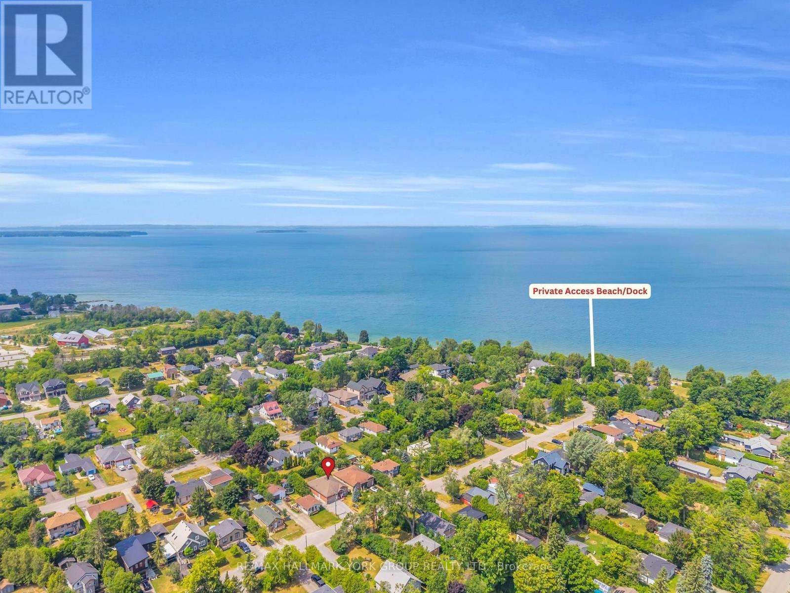 Photo 3 of 39 Farley Circle, Georgina ON