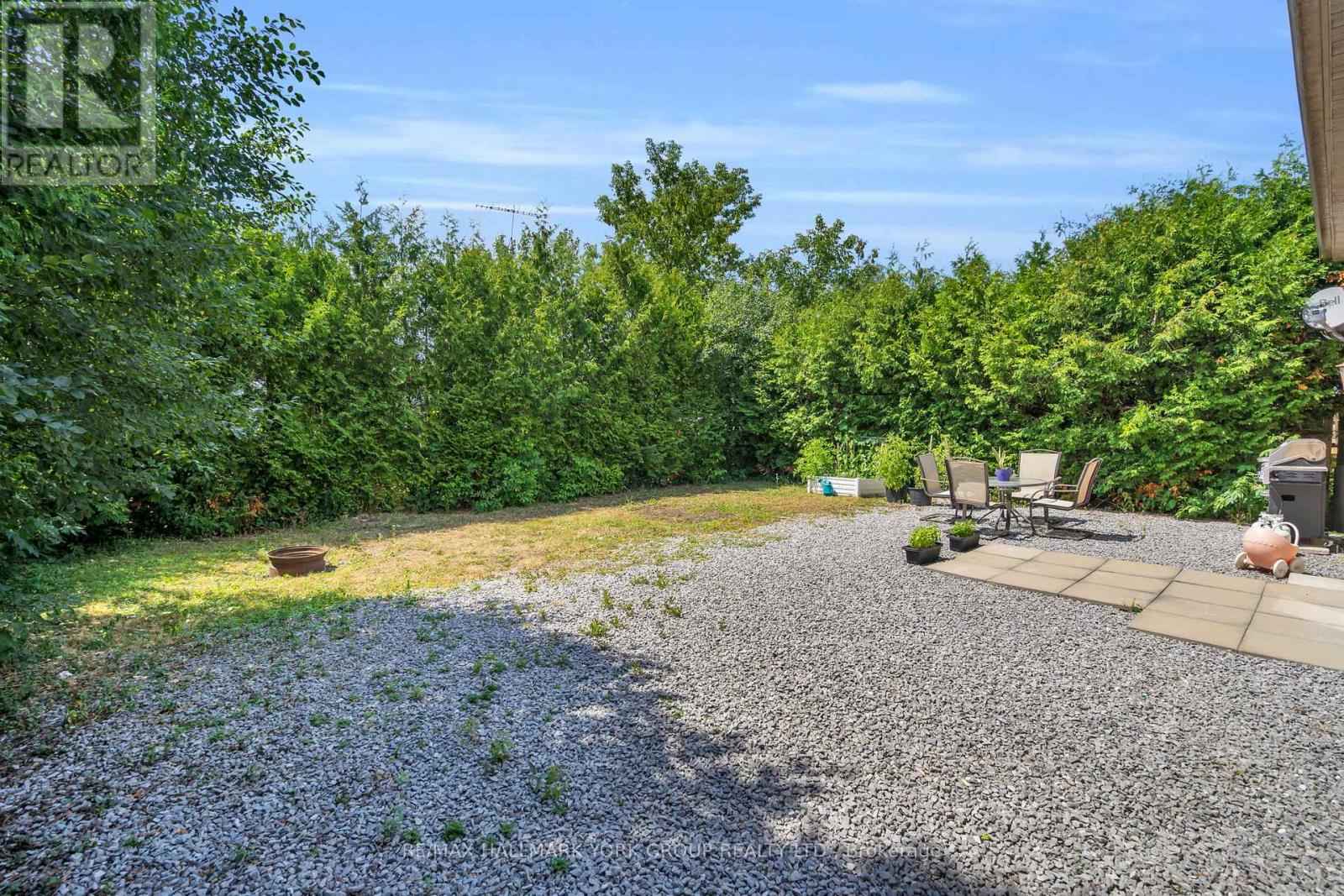 Photo 37 of 39 Farley Circle, Georgina ON