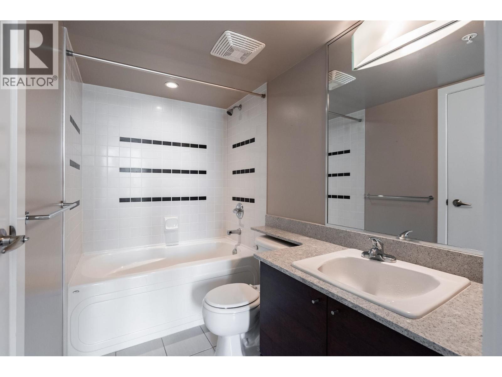 Photo 18 of 1608 4178 Dawson Street, Burnaby BC